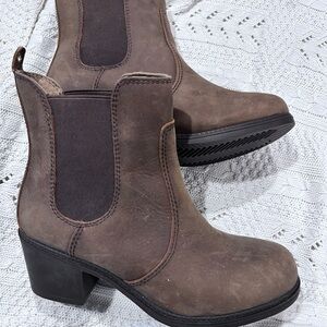 Kodiak Brown Chelsea Ankle Boots with Block Heel. Size 10 New